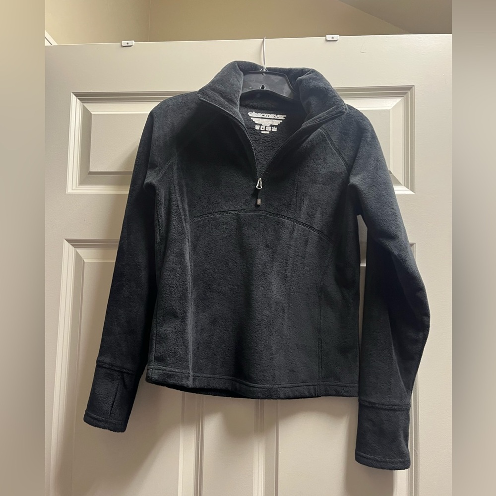 Obermeyer fleece 1/4 zip sweater.